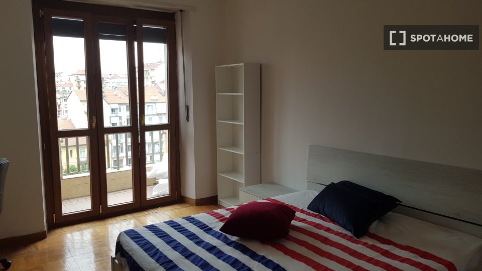 Double room Turin, 3 beds, 96m² — photo 10