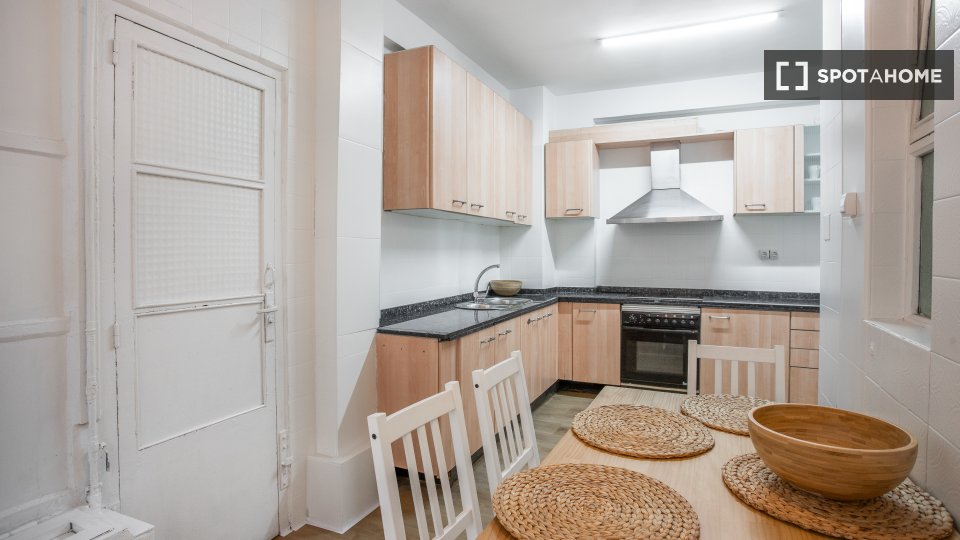Double room Alicante, 8 beds, 200m² — photo 16
