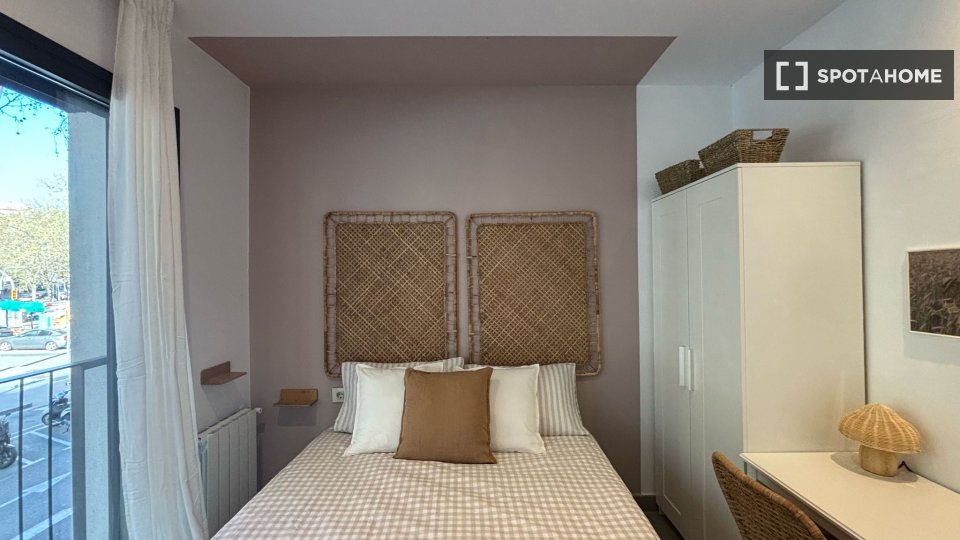 Double room Barcelona, 4 beds, 90m² — photo 7