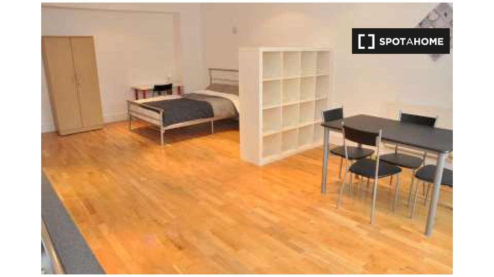 Apartment mono London — photo 1