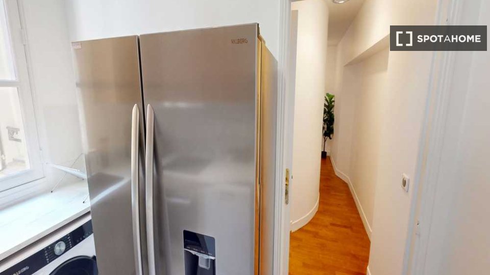 Double room Paris, 5 beds, 110m² — photo 15