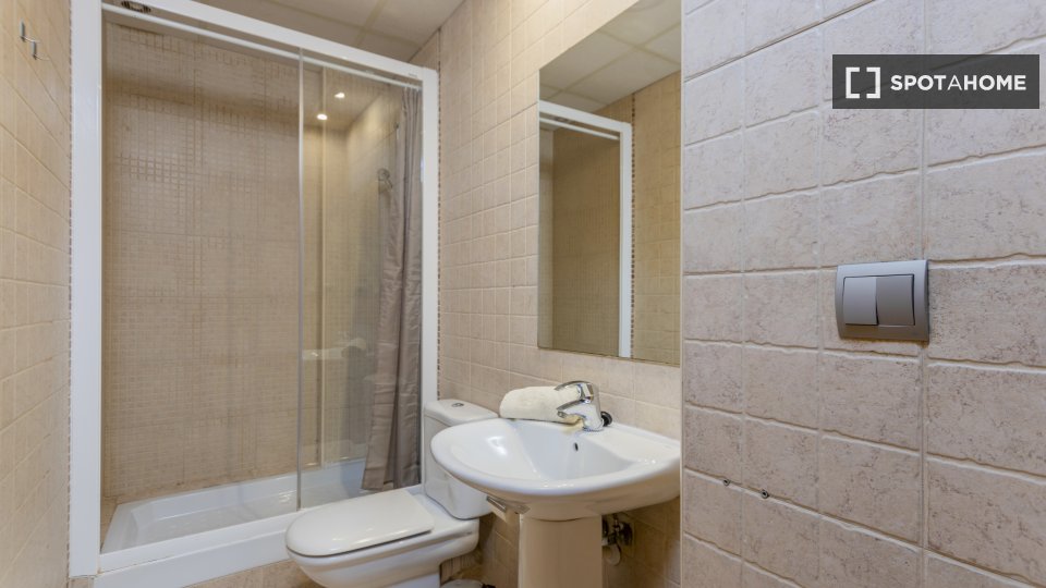 Apartment Valencia, 2 beds, 75m² — photo 26