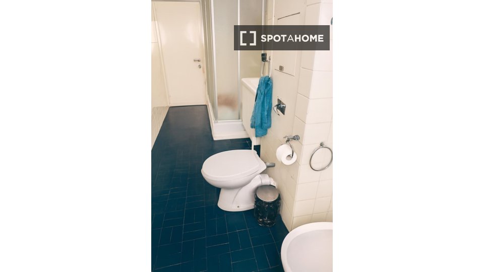 Double room Milan, 3 beds — photo 3