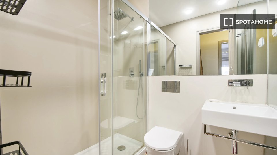 Apartment Lisbon, 1 bed — photo 16