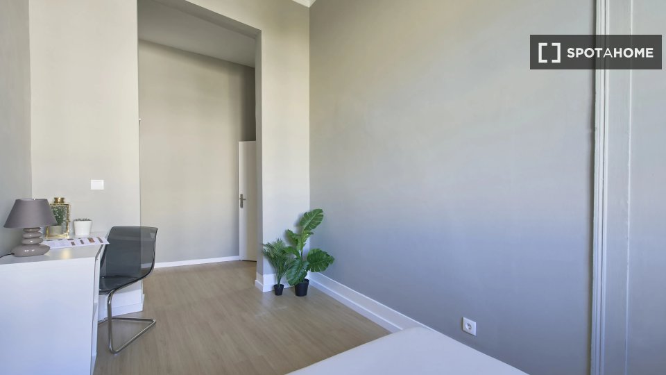 Double room Lisbon, 9 beds — photo 4