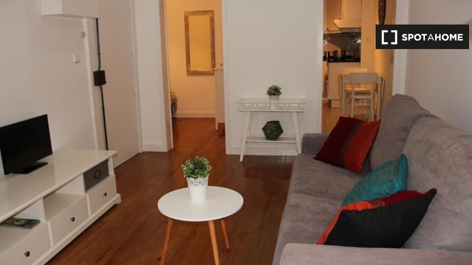 Apartment Lisbon, 1 bed — photo 1