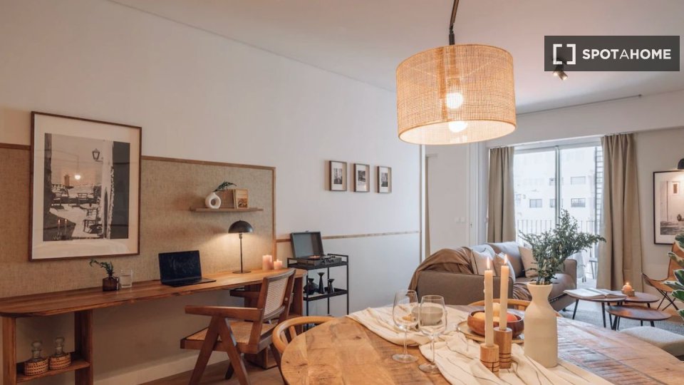 Apartment Lisbon, 1 bed — photo 17