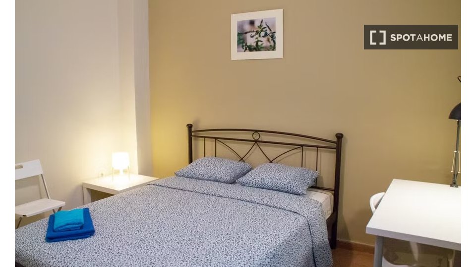 Double room Athens, 2 beds — photo 12