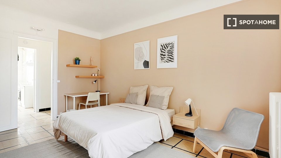 Double room Paris, 5 beds — photo 1