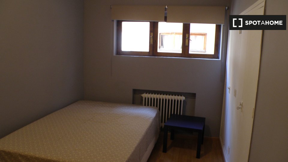 Double room Madrid, 3 beds, 95m² — photo 14