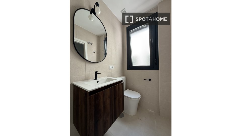 Double room Seville, 2 beds, 98m² — photo 11