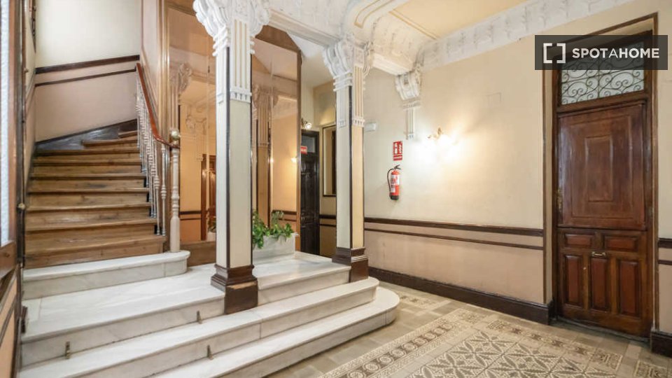 Double room Madrid, 7 beds — photo 44