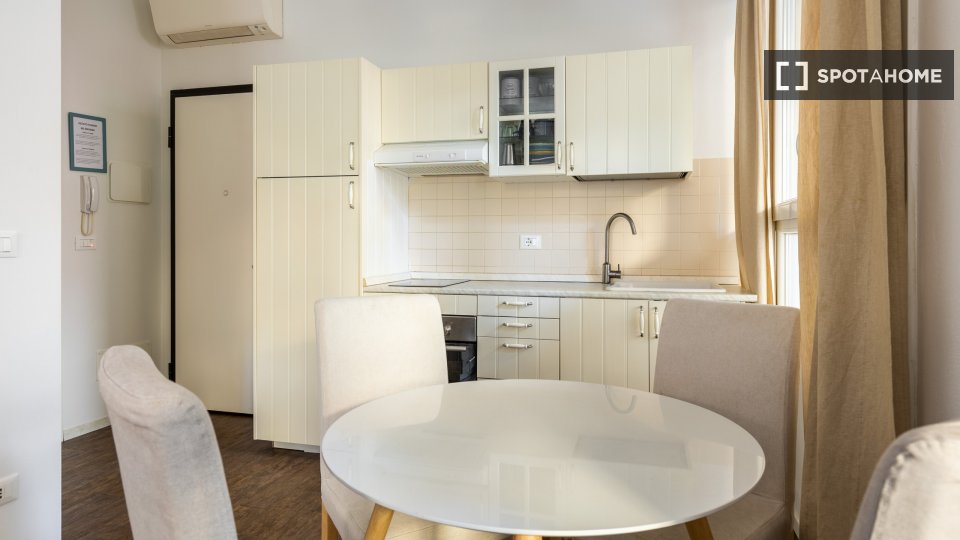 Apartment Bologna, 1 bed — photo 11