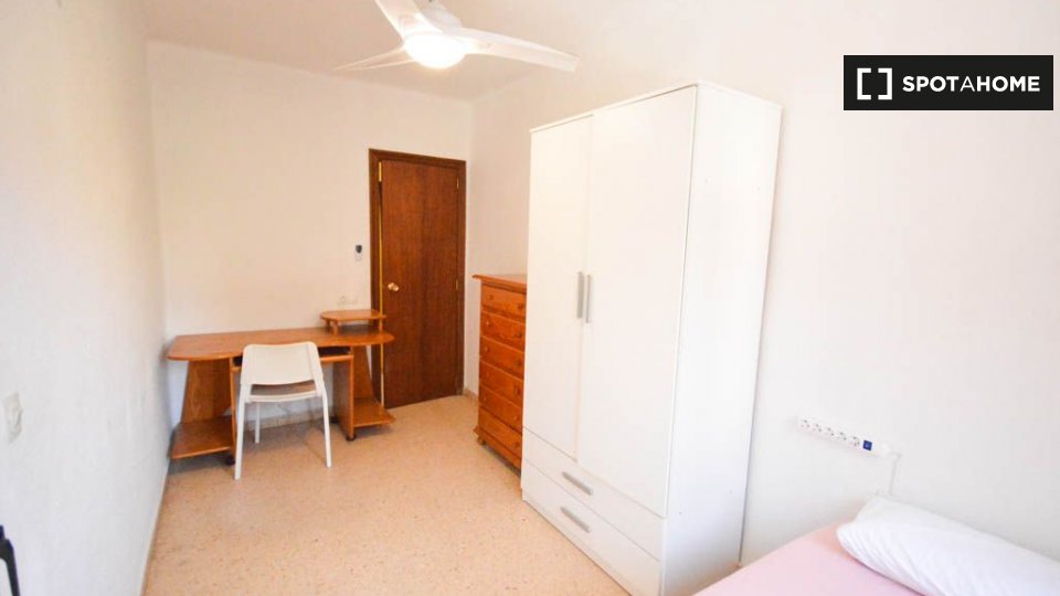 Double room Valencia, 5 beds — photo 2