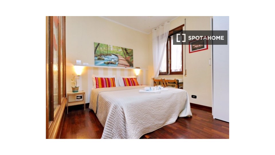Double room Rome, 3 beds — photo 16