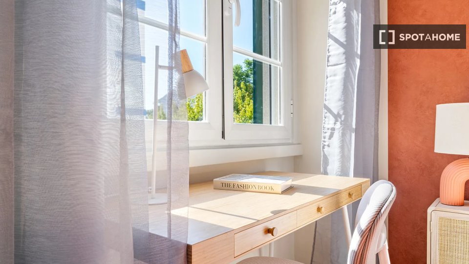 Double room Lisbon, 5 beds — photo 11