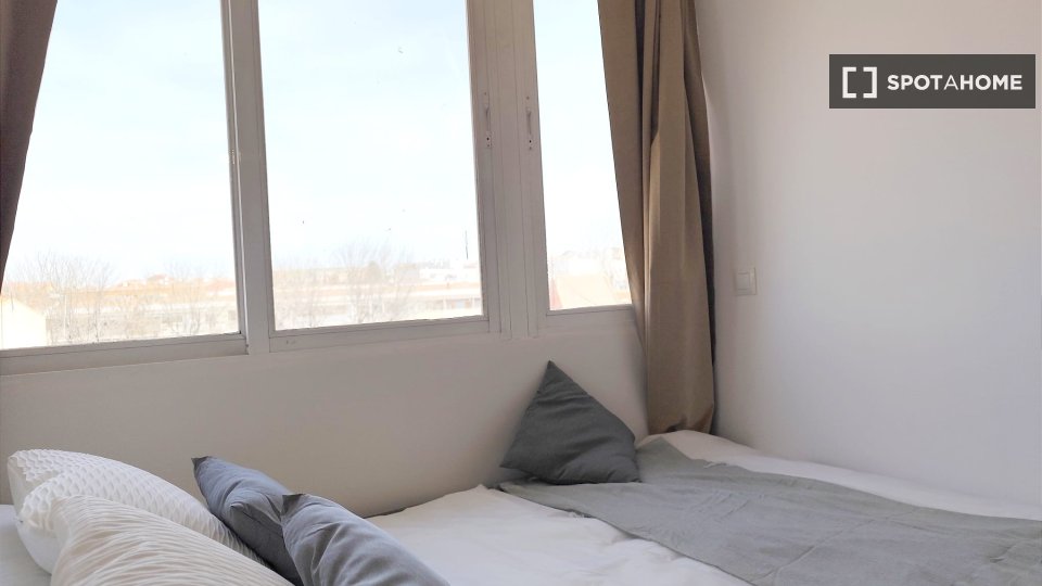 Double room Madrid, 5 beds — photo 8