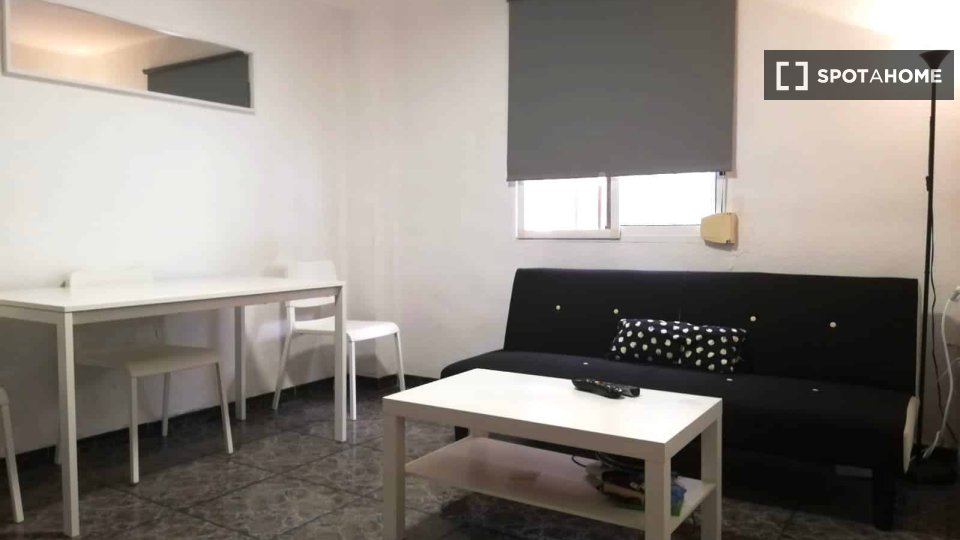 Double room Valencia, 3 beds — photo 12