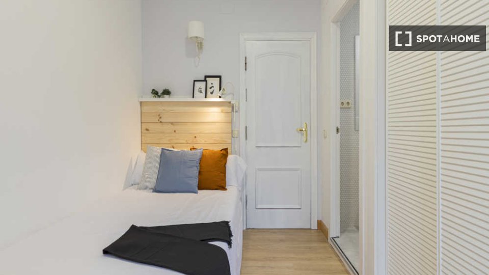 Double room Madrid, 41 beds — photo 75