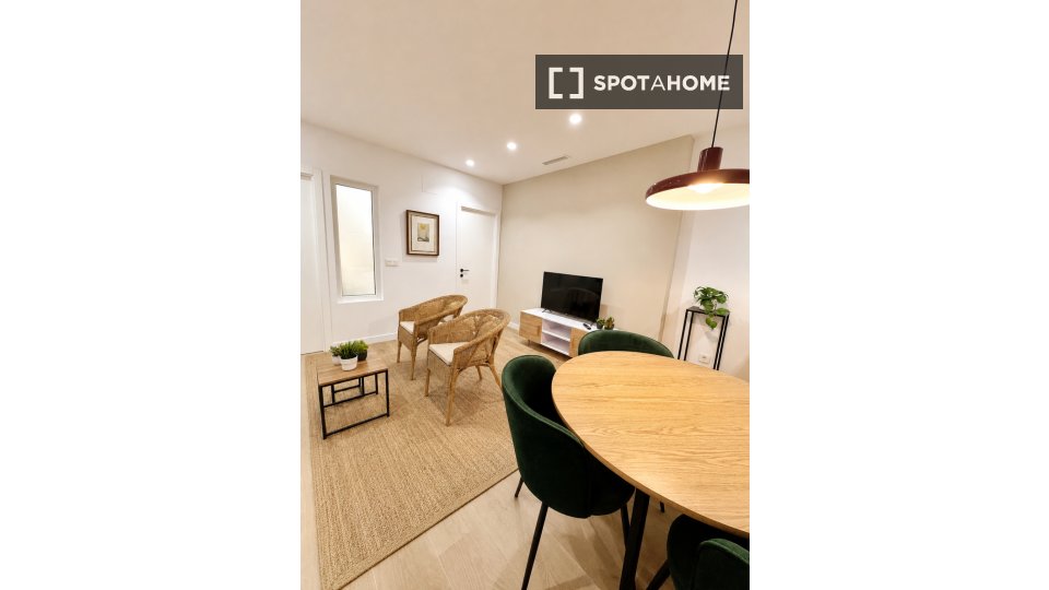 Apartment Madrid, 2 beds, 66m² — photo 1