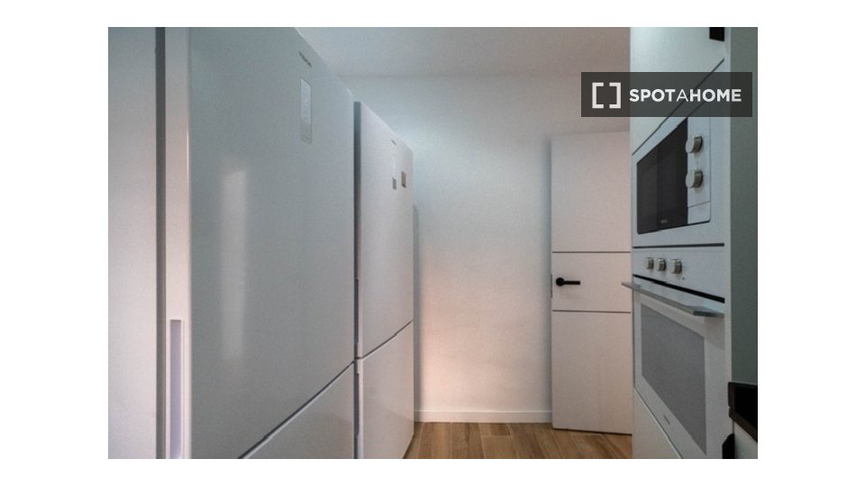 Double room Barcelona, 5 beds, 128m² — photo 21