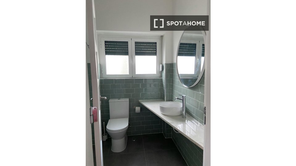 Double room Lisbon, 1 bed — photo 2