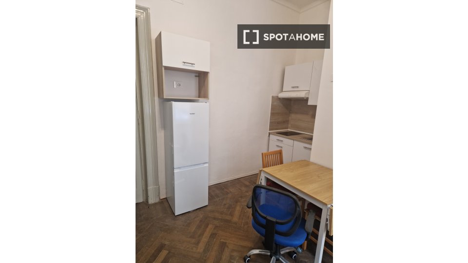 Double room Turin, 1 bed, 28m² — photo 7