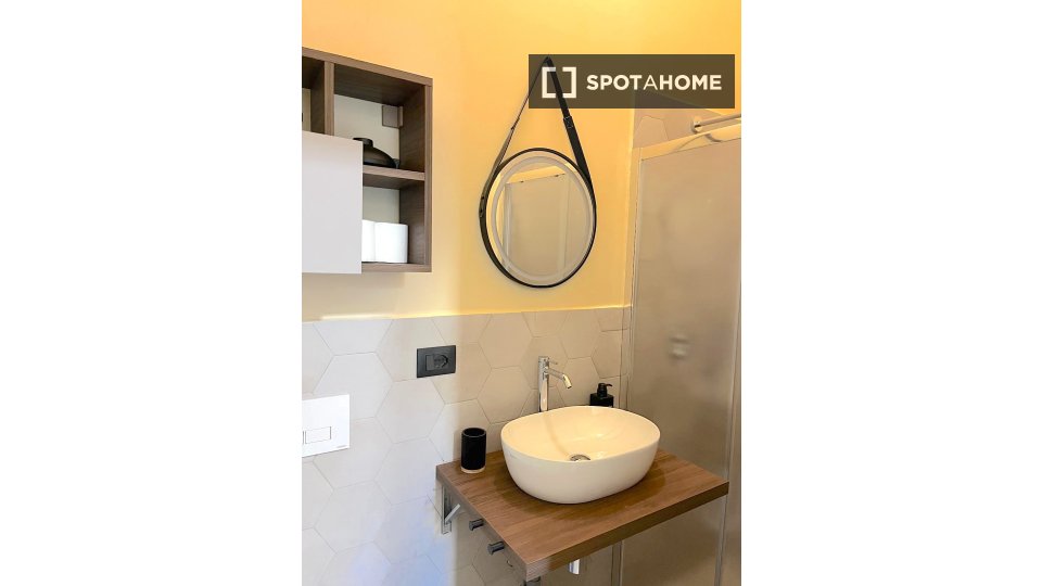 Double room Turin, 3 beds, 70m² — photo 15