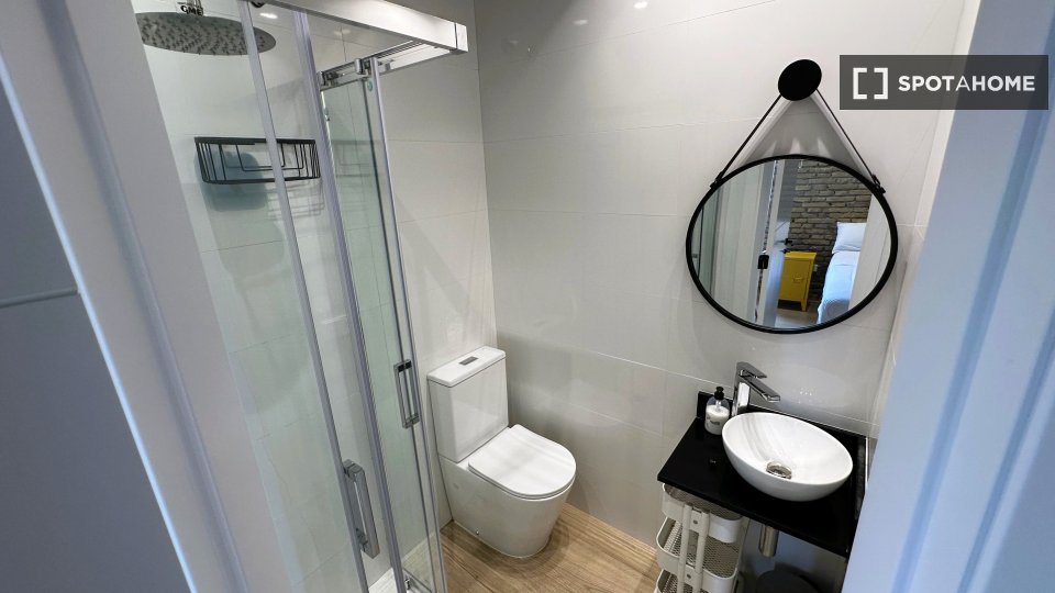 Double room Valencia, 5 beds, 100m² — photo 7