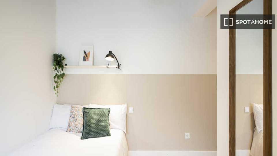 Double room Madrid, 16 beds — photo 36