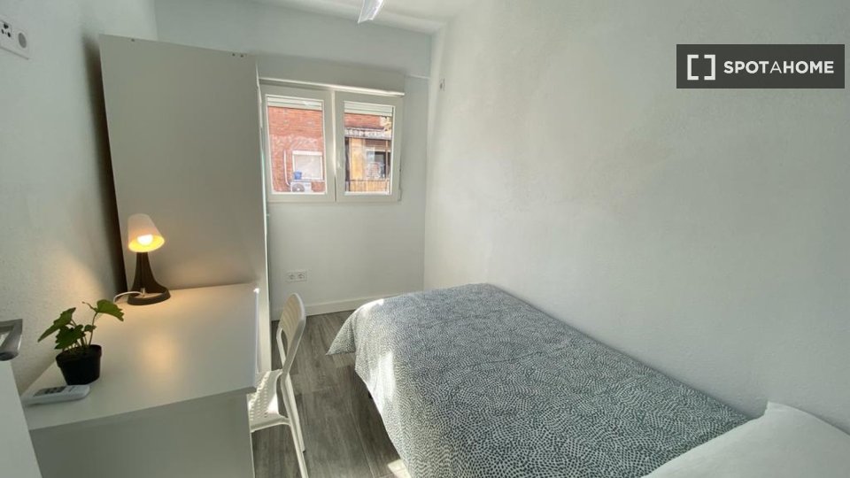 Double room Madrid, 4 beds — photo 2