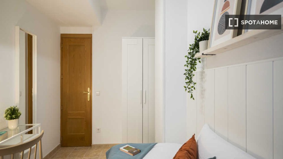 Double room Madrid, 25 beds — photo 52
