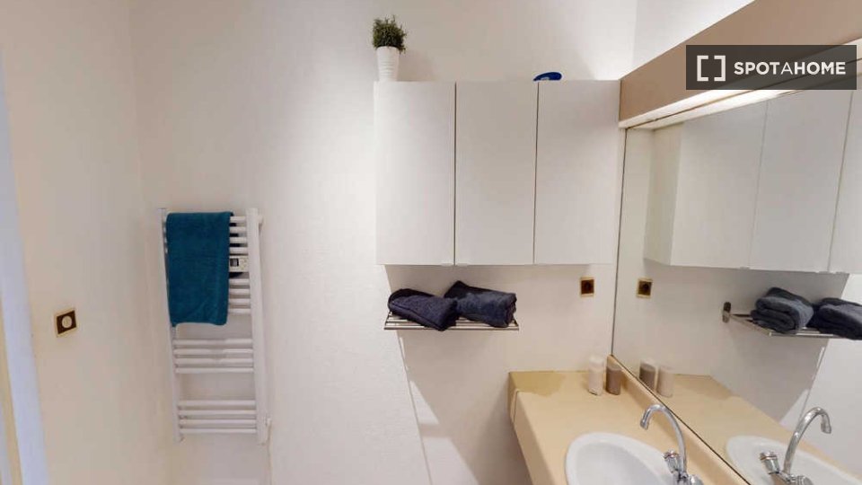 Double room Lyon, 4 beds, 100m² — photo 14