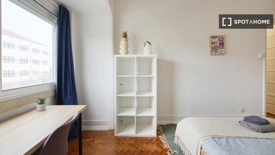 Double room Lisbon, 10 beds — photo 44