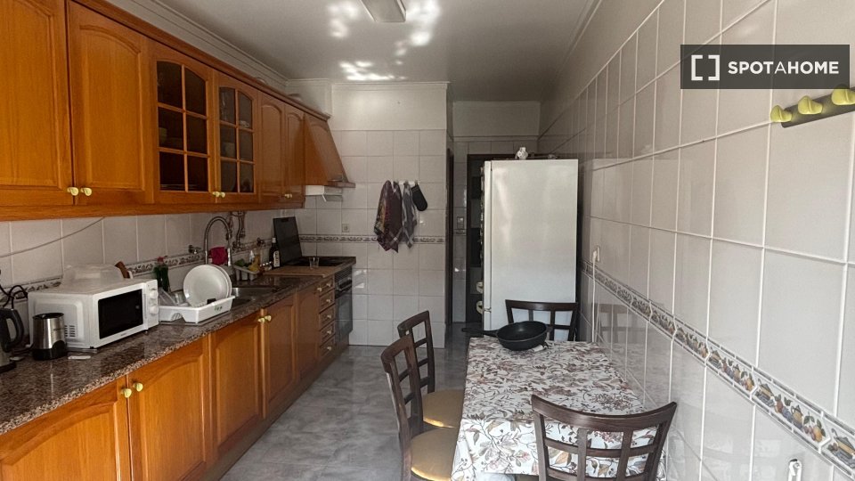 Double room Lisbon, 3 beds, 170m² — photo 2