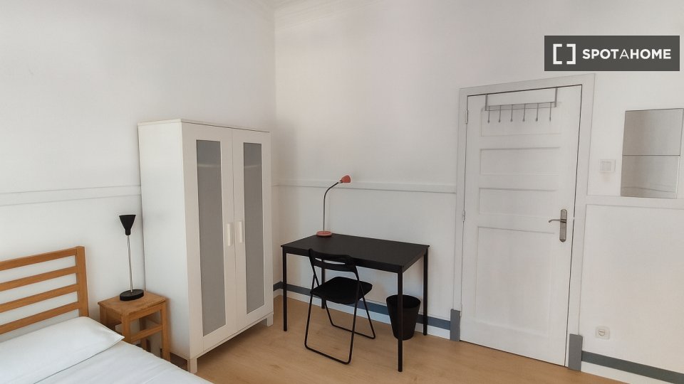 Double room Lisbon, 6 beds — photo 38