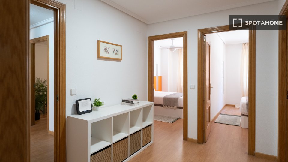 Double room Madrid, 5 beds — photo 13