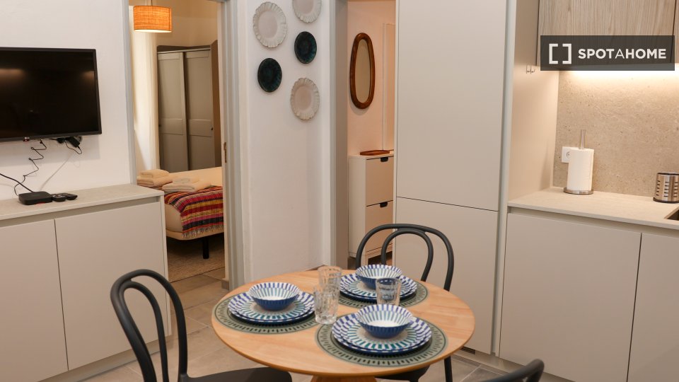 Apartment Lisbon, 2 beds, 50m² — photo 9