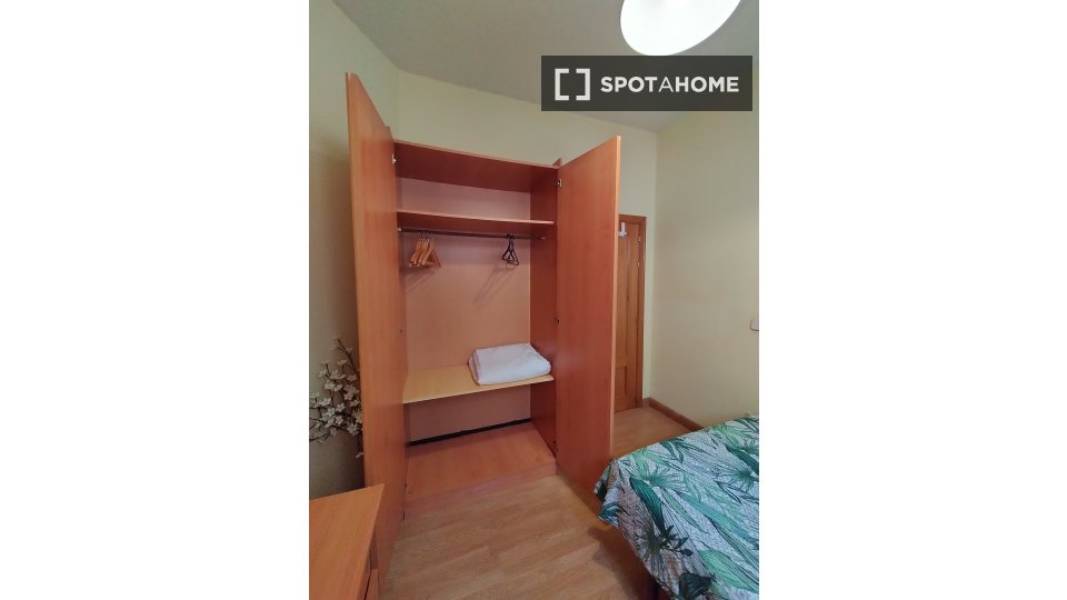 Double room Madrid, 7 beds, 90m² — photo 15