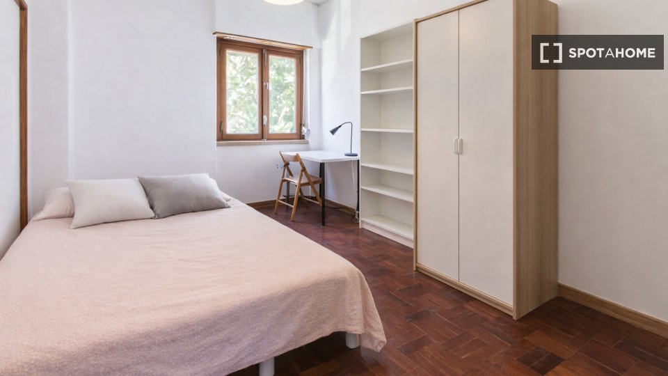 Double room Lisbon, 6 beds — photo 28