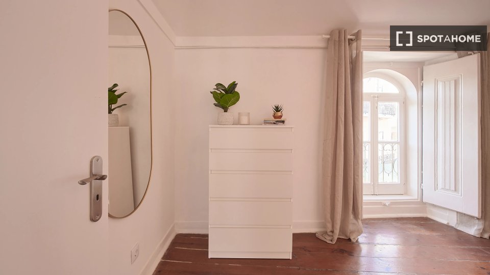 Double room Lisbon, 13 beds — photo 13