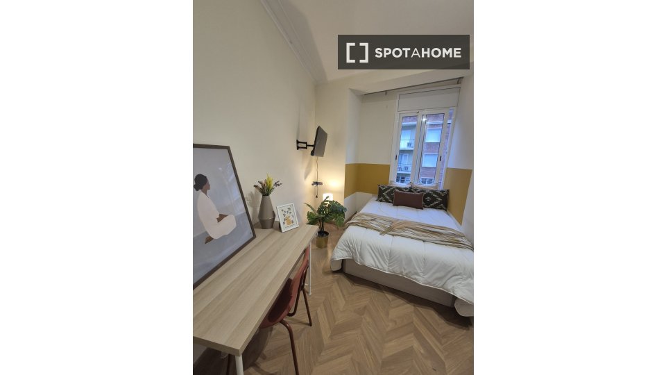 Double room Barcelona, 8 beds, 150m² — photo 17