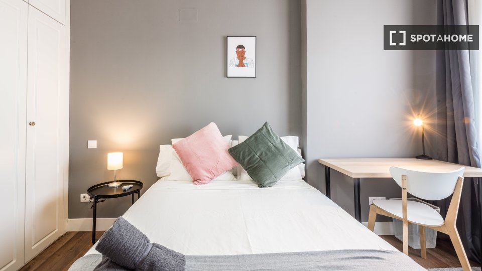 Double room Madrid, 5 beds, 98m² — photo 6