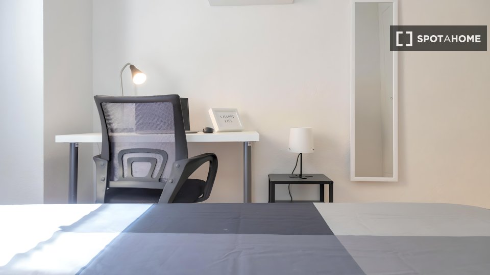 Double room Madrid, 7 beds — photo 12