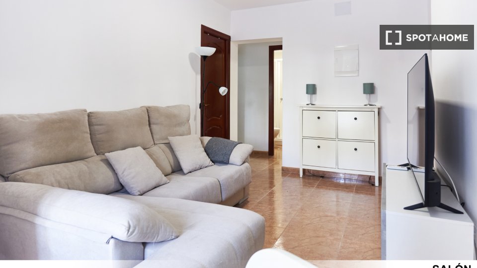 Double room Seville, 3 beds — photo 20