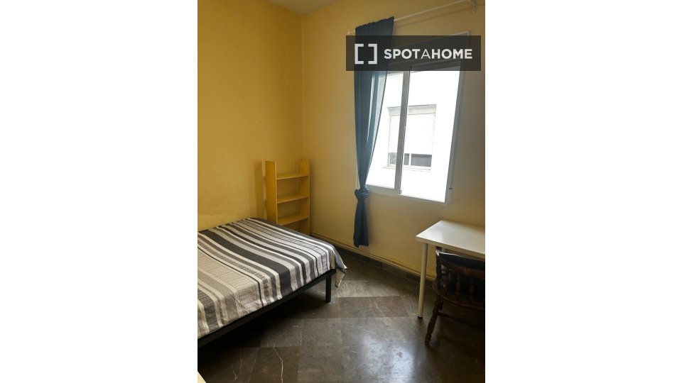 Double room Granada, 5 beds, 100m² — photo 1
