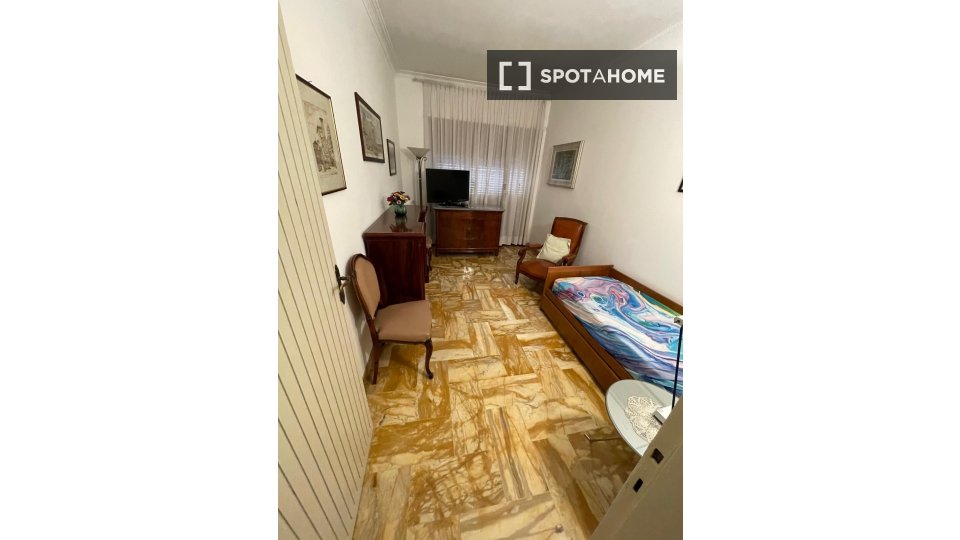 Double room Turin, 1 bed, 120m² — photo 9