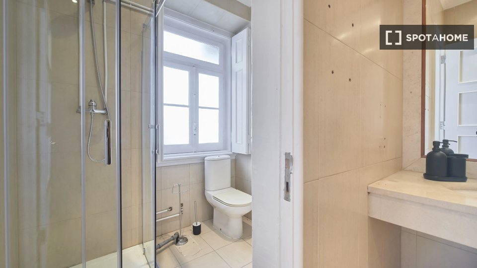 Double room Lisbon, 8 beds — photo 8