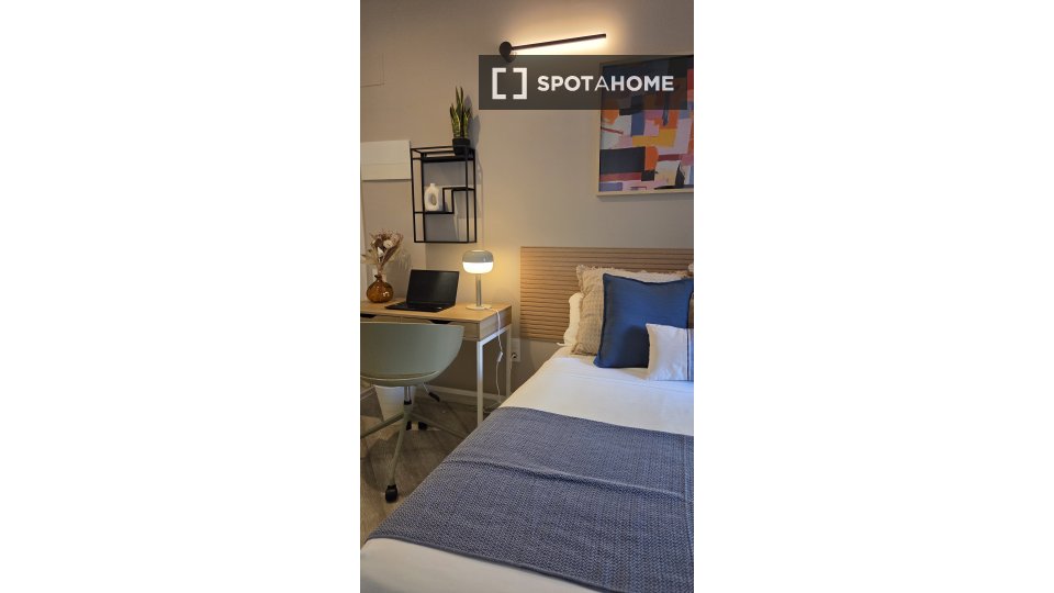 Double room Barcelona, 6 beds, 180m² — photo 5