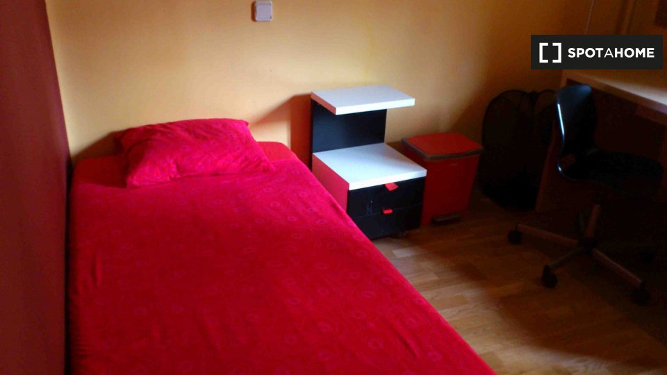 Double room Madrid, 6 beds, 150m² — photo 1